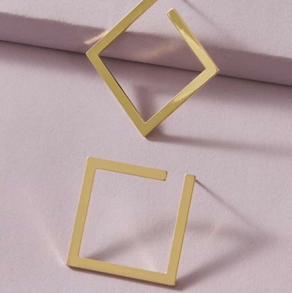 *Ontari* Minimalist Square Earrings - Picture 2 of 3